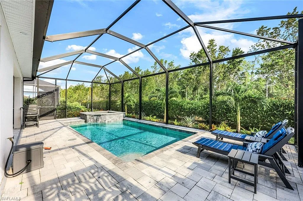 4 bed, 3.5 bath, 2432 sqft, $9,000 — Photo 4
