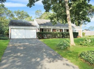 4 Haverford Ln, Coram, NY 11727
