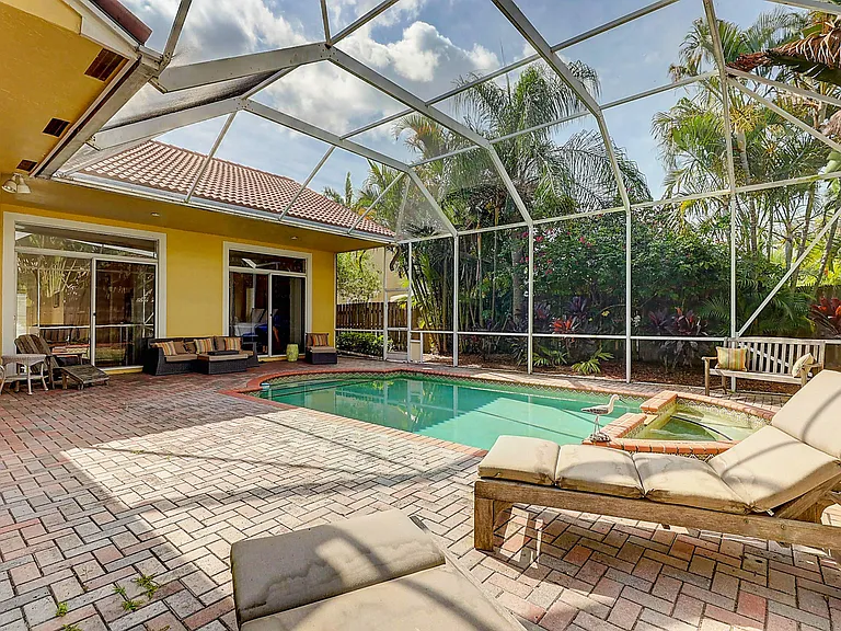10207 Allamanda Blvd — Photo 41