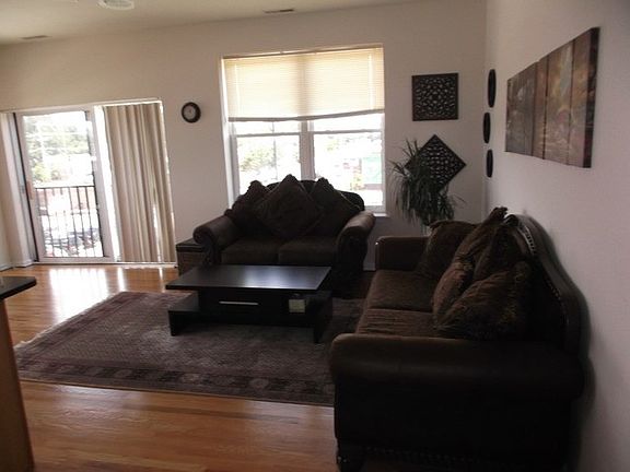 5th image of 7554 N California Ave Unit 303