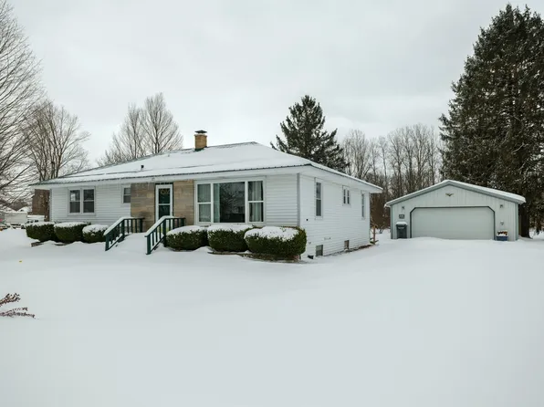 221 W James St, Lawrence, MI 49064