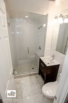 Rented by Jonis Realty | media 27