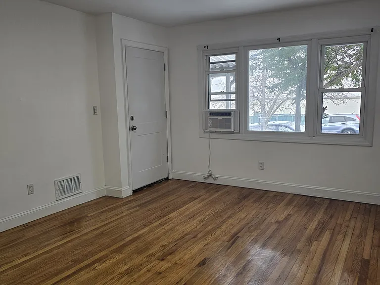 14 Pasadena Ave — Photo 2