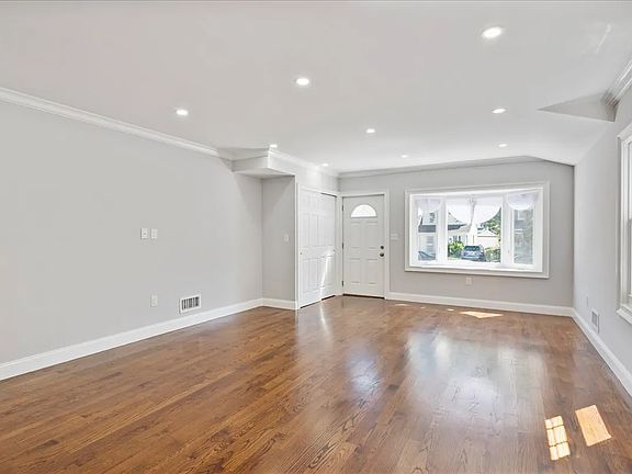4th image of 9127 71st Ave