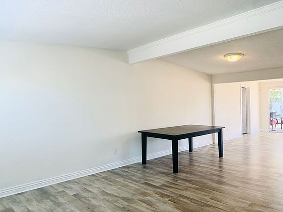 5th image of 1117 Holly Ave