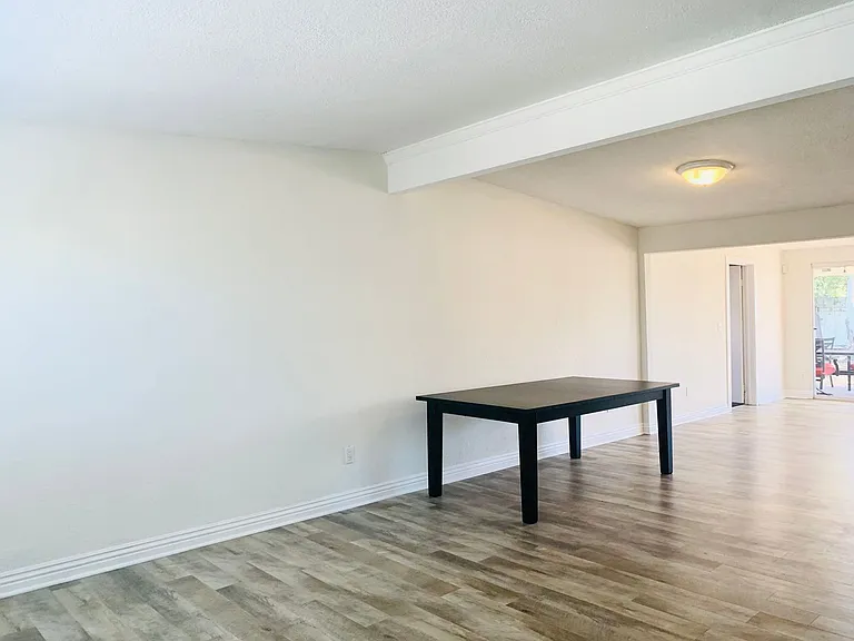 1117 Holly Ave — Photo 5