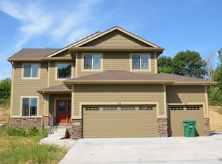 5647 Arbor Lake Dr, Pleasant Hill, IA 50327