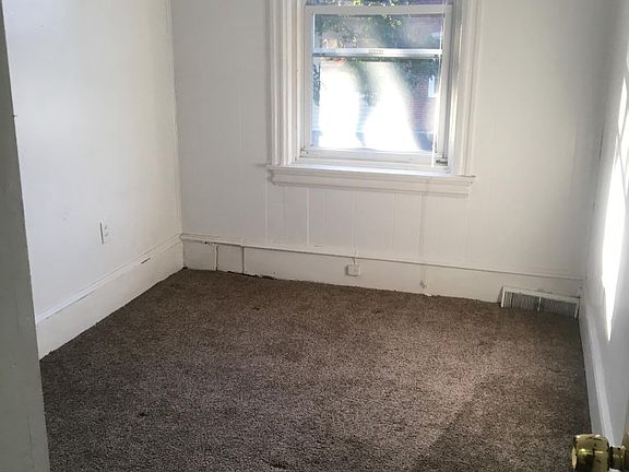 Smaller second bedroom