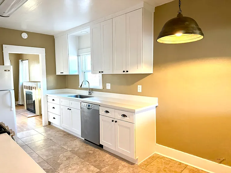 2409 E Mabel St — Photo 8