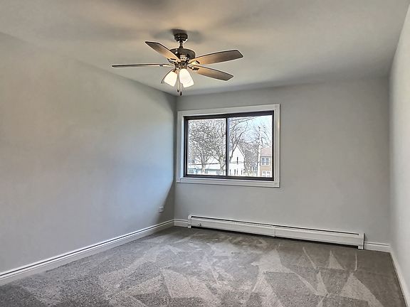 5th image of 2632 N Windsor Dr Unit 204