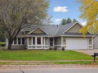 16428 Griffon Trl, Lakeville, MN 55044