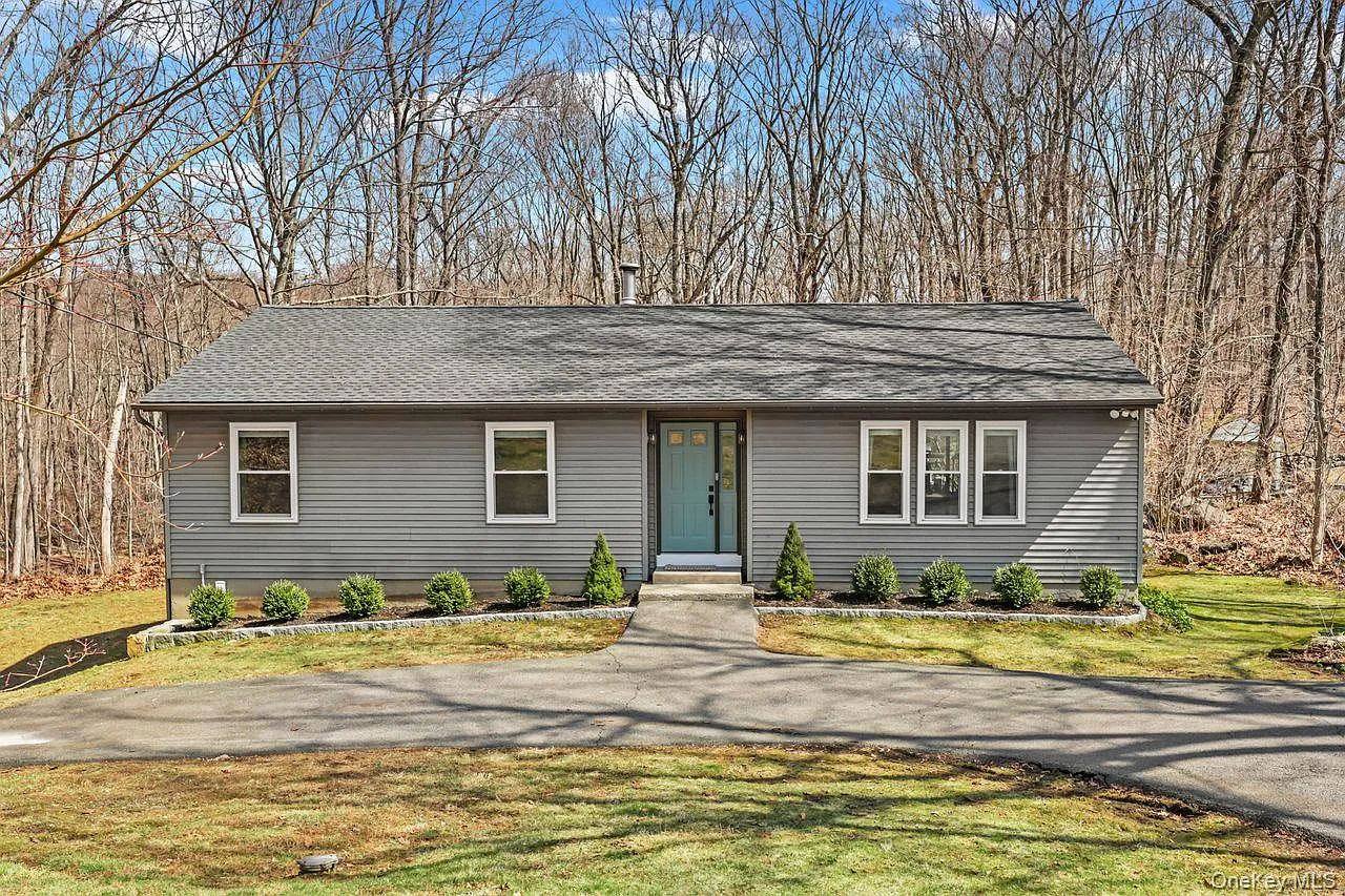 158 Kent Shore Drive photo 1