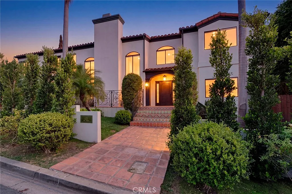 5 bed, 3.5 bath, 3681 sqft, $24,000 — Photo 1