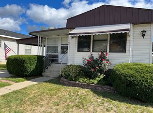 160 Village Dr, White Lake, MI 48386