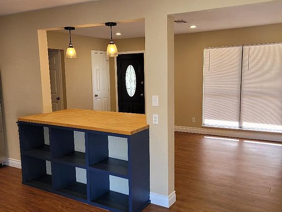 3rd image of 3227 Clover Leaf Dr