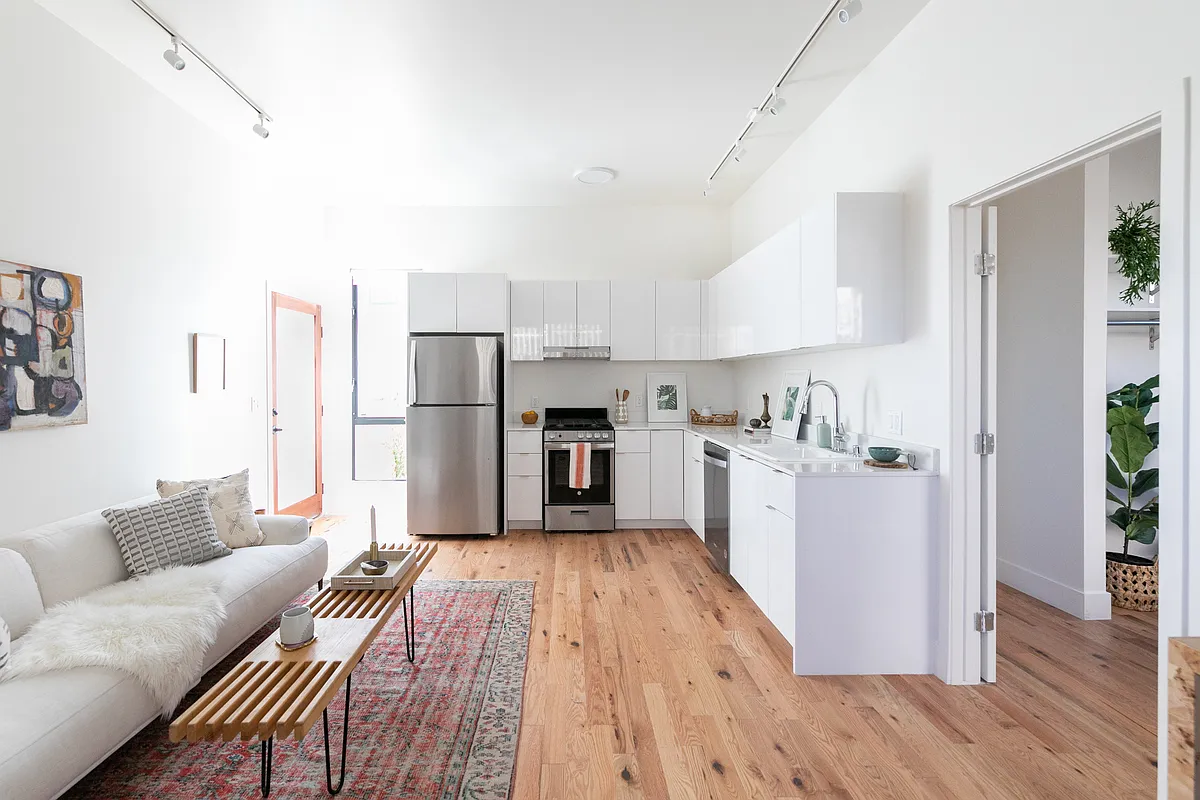 Building Photo - 4543 Pickford St #1/4