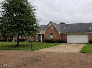 6840 Tealwood Dr, Horn Lake, MS 38637