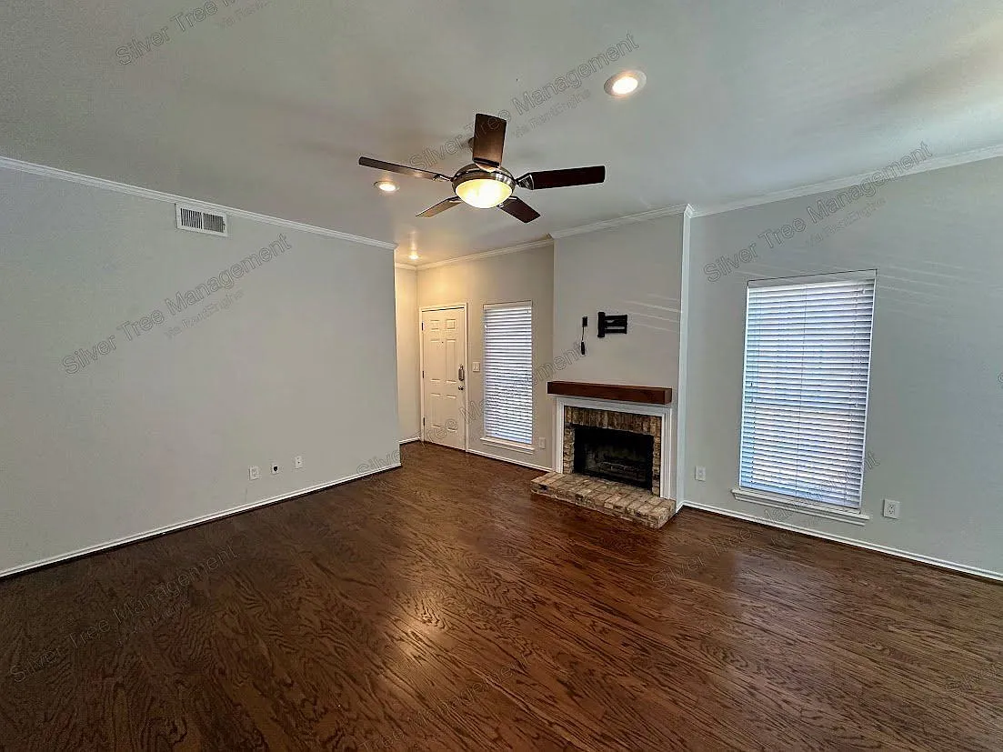 2 bed, 2.0 bath, 937 sqft, $1,695 — Photo 2