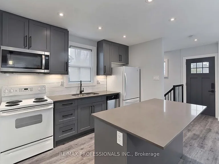 1213 Islington Ave — Photo 9