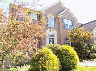3332 Long Branch Dr, New Castle, PA