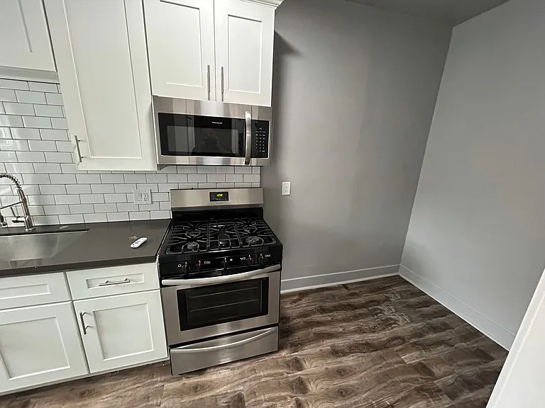 2921 Francis Ave., Los Angeles — Photo 16