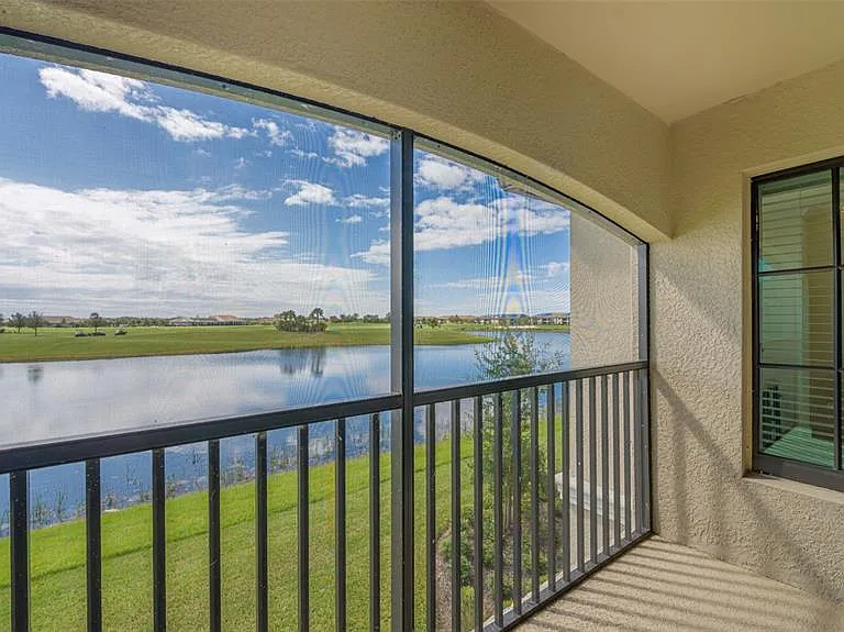 5624 Palmer Cir #203 — Photo 35