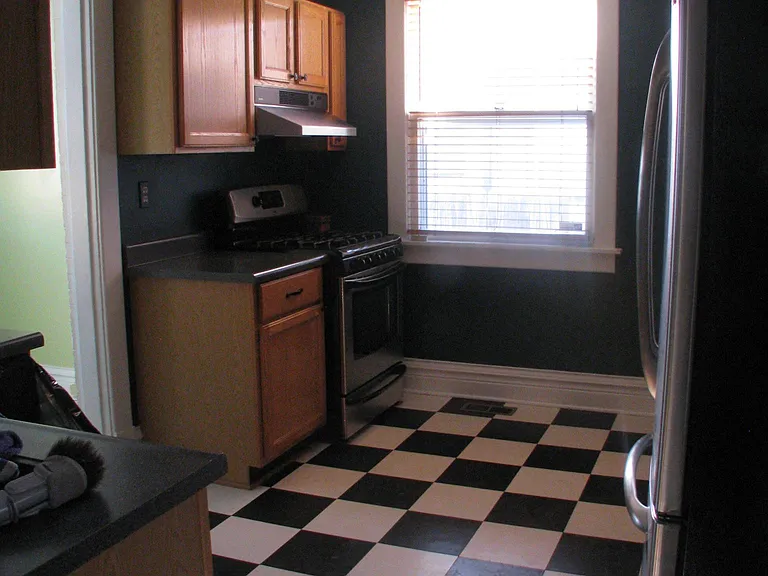 2364 Clermont St — Photo 9