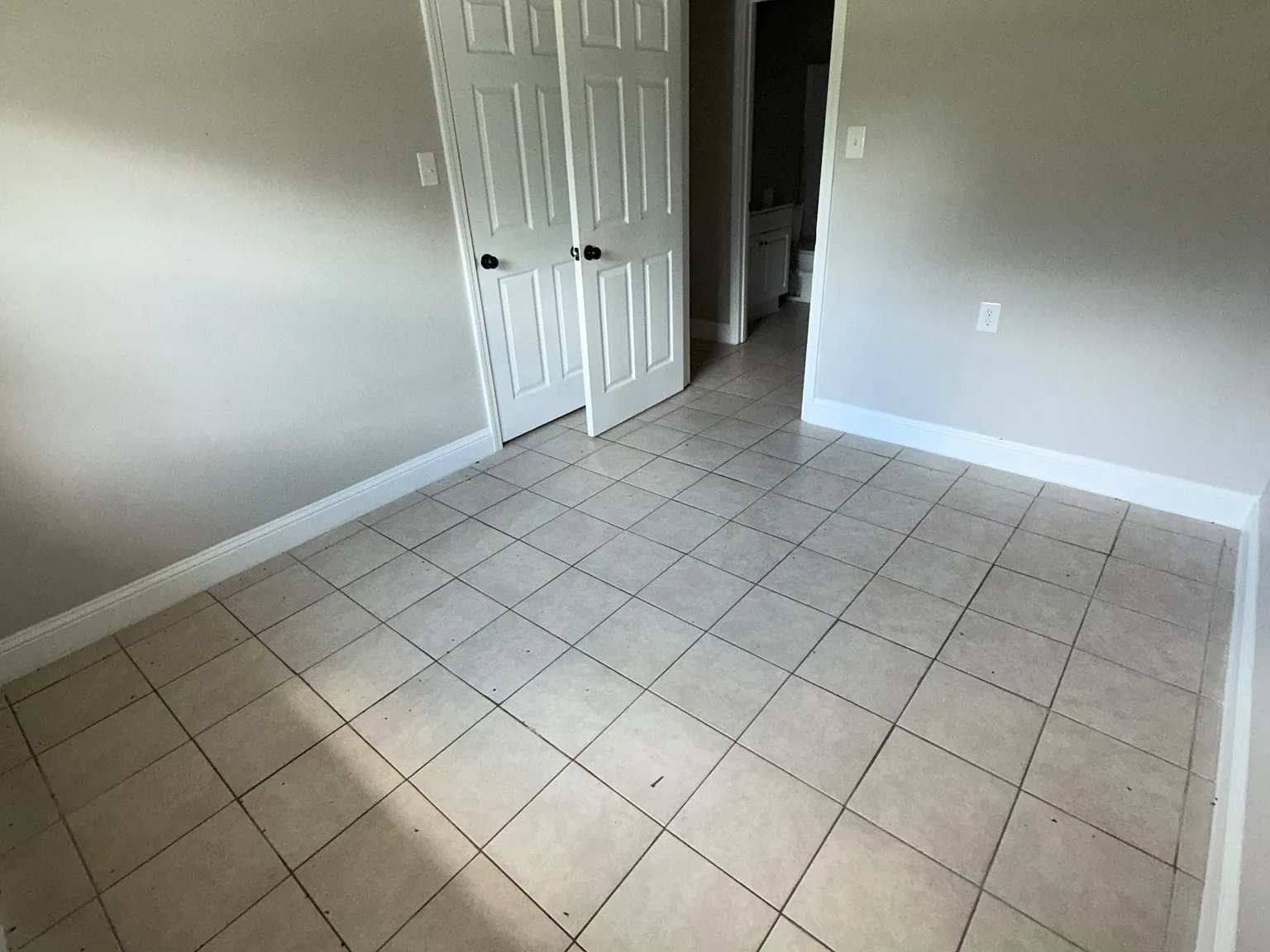 4 bed, 1560 sqft, $2,000 — Photo 4