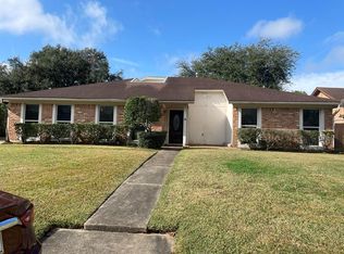 925 Monterrey Dr, Beaumont, TX 77706