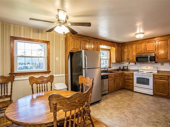 5th image of 9 Fawn Ln