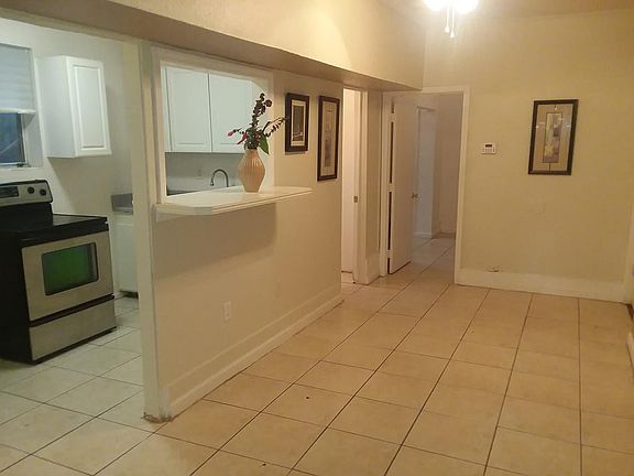 5th image of 3505 E Crystal Lake Ave