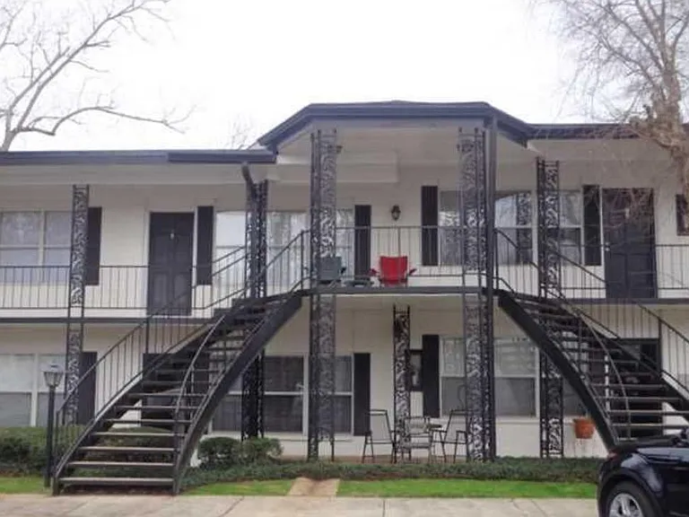 4309 Old Shell Rd #B6 — Photo 6