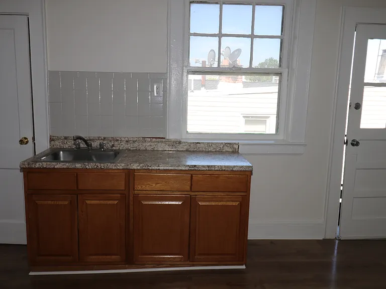 160-164 New York Ave #2 — Photo 14
