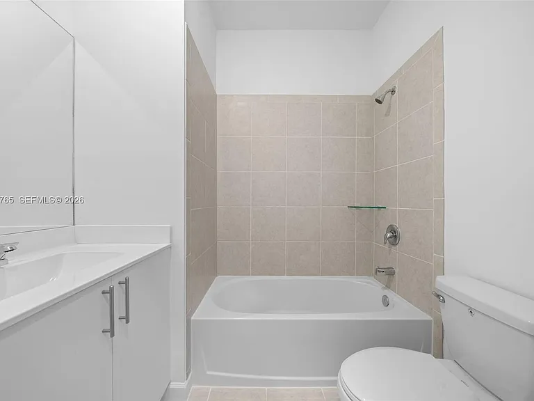 715 SE 15th St — Photo 32
