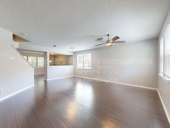 3rd image of 1063 Collinswood Dr W