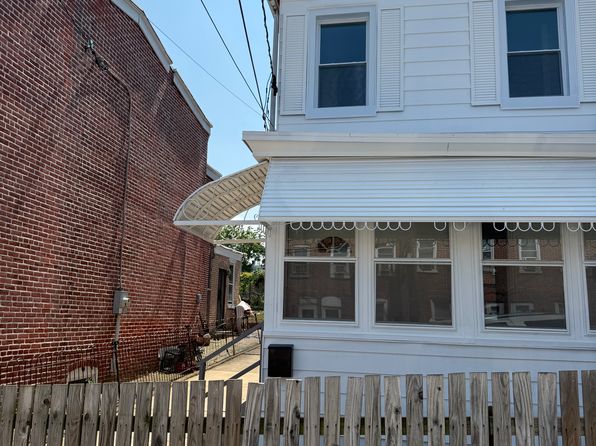 10 Cedar St