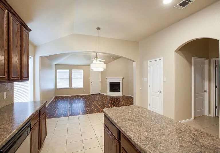 709 Alder Dr — Photo 12