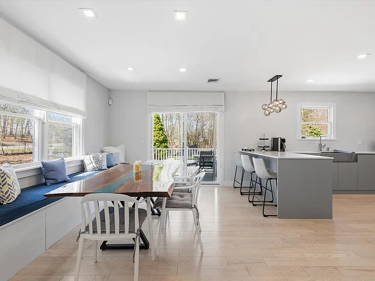 11 N Woods Rd — Photo 15