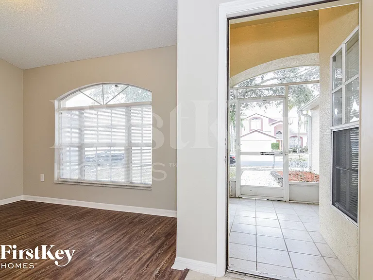4705 Hunts Ct — Photo 3