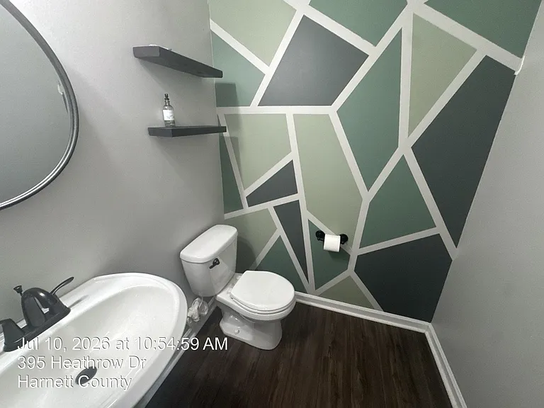 395 Heathrow Dr — Photo 15