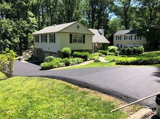 469 Saunders Dr, Wayne, PA 19087