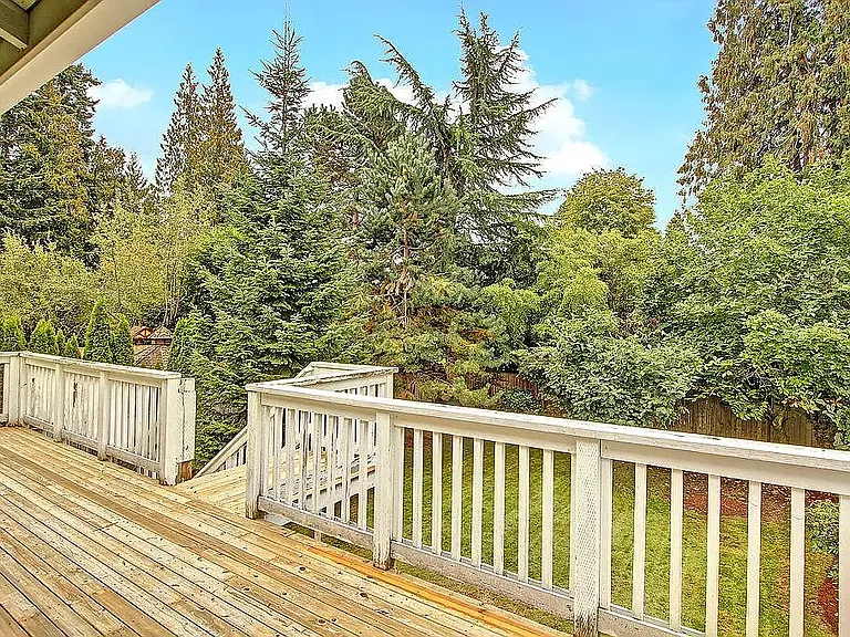 18833 SE 42nd St — Photo 15