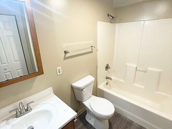 4th image of 4907 Betholm Dr