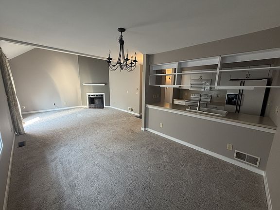 3rd image of 30 Hawk Valley Ln #1