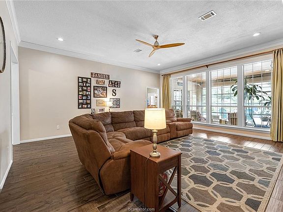 4th image of 4618 Shoal Creek Dr