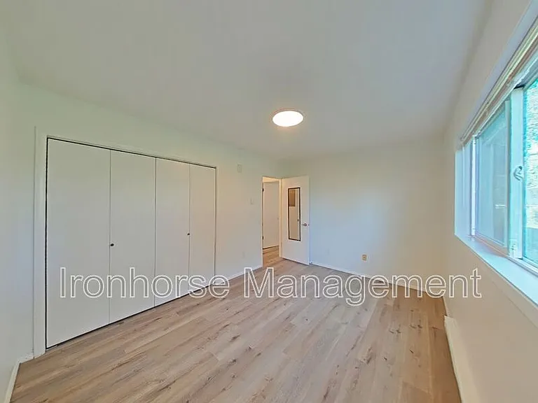 809 W Villard St #44 — Photo 11