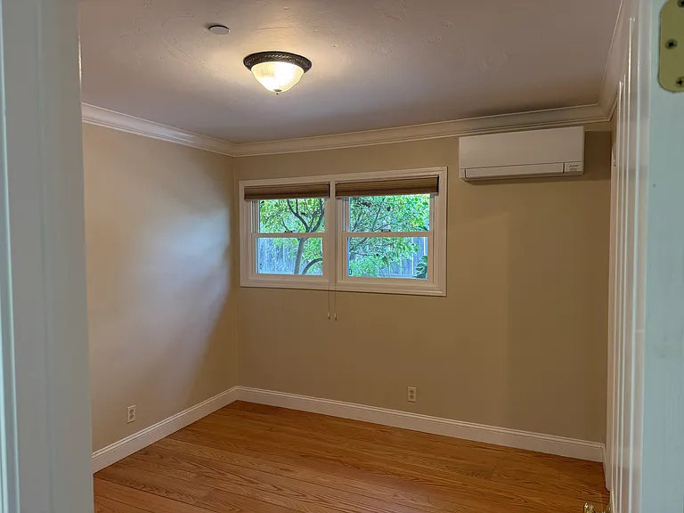 Bedroom with AC