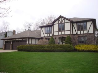 426 Lowell Dr, Highland Heights, OH 44143