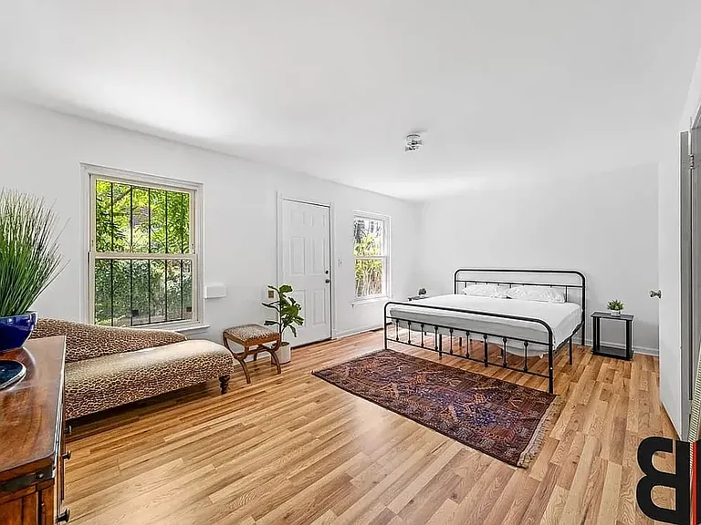 496 Lexington Ave #1 — Photo 8