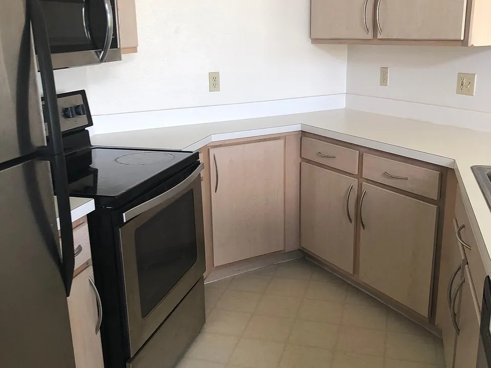 7320 Westpointe Blvd #535